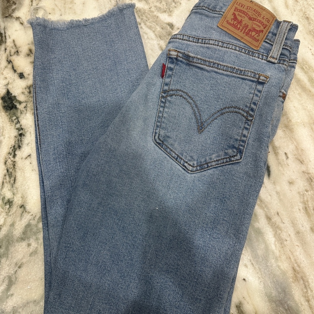 Levi's Women's Light Blue Ankle Jeans
